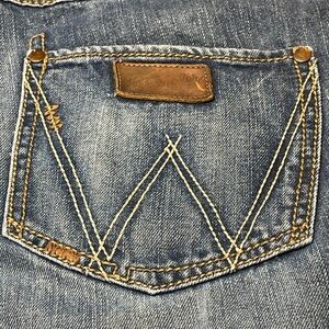 Wrangler Retro Relaxed Boot Jeans Size 34x29 Medium Wash Denim Cowboy Western